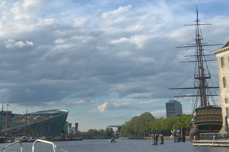 Adamboat: Acogedor crucero por el centro de la ciudad