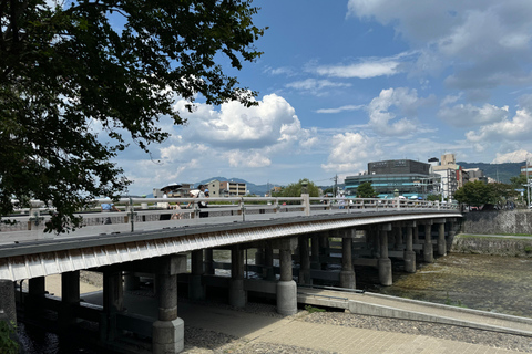 Kyoto: Explore off the Beaten Path in the Crowded Gion Group Tour