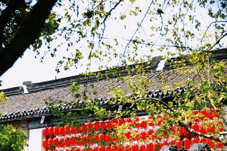 Shanghai: ZhuJiaJiao Water Town Private Tour with Shopping Shanghai: ZhuJiaJiao Water Town Private Tour with Pickup