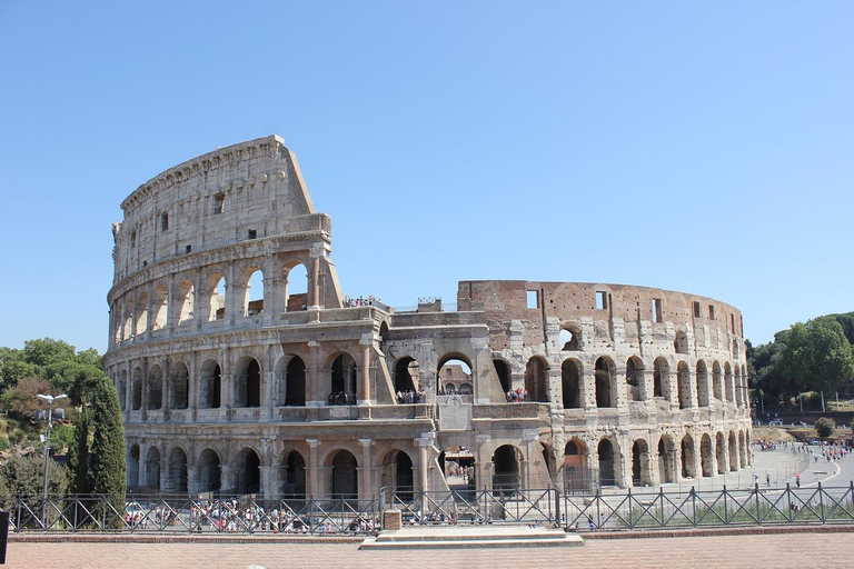 Rom: Guidad tur Guidad tur till Colosseum, Forum Romanum och PalatinkullenColosseum, Forum Romanum &amp; Palatinkullen Franska guidade besök