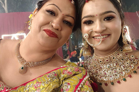 Wedding Wear & Bollywood Glam Shopping Tour (Women-Led Tour) Wedding Wear & Bollywood Glam Shopping Tour (Half-Day Tour)