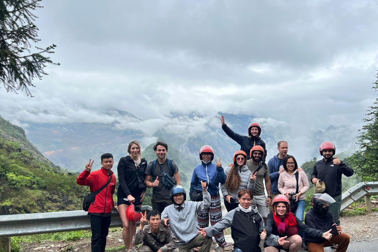 Desde Hanói: Recorrido en coche de 4 días por Ha Giang y vídeo editado