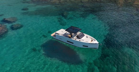 Paros: Private Boat Tour to Antiparos & Blue Lagoon Swimming