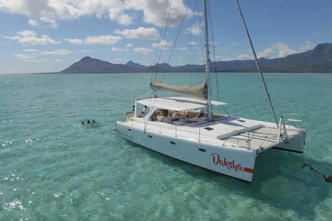 Benitiers Eiland: Dolfijnen kijken, snorkelen & BBQ lunch