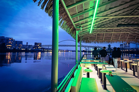 Portland, Oregon: rejs z paradą świątecznych statków (2 godz.)2-godzinne rejsy świątecznymi statkami w stylu wyspiarskim