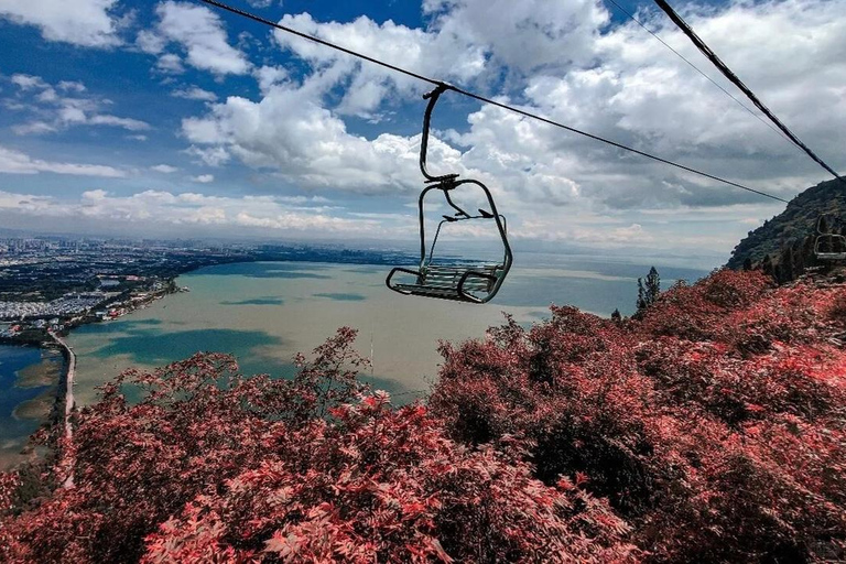 Kunming: Yunnan Ethnic Village & Western Hills Private Tour Private Tour with Pickup/Dropoff