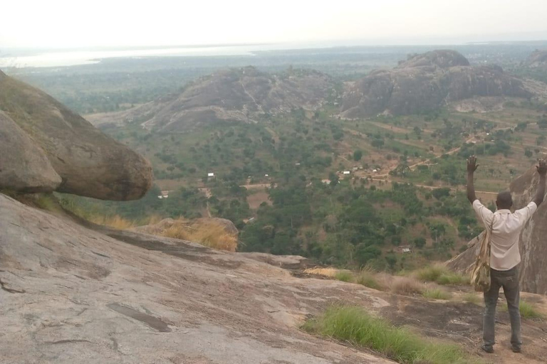 Kampala to Jinja to Kamuli: Kagulu Hill Hike and Lake Views Kamuli: Kagulu Hill Hike and Lake Views