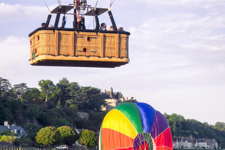 Passeio de balão de ar quente em Amboise ao pôr do sol sobre o Vale do Loire