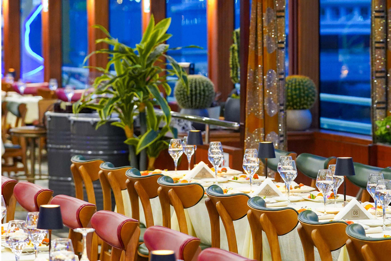 Stambuł: magia Bosforu, pełny posiłek i turecki showAlcohol Menu Meeting on point