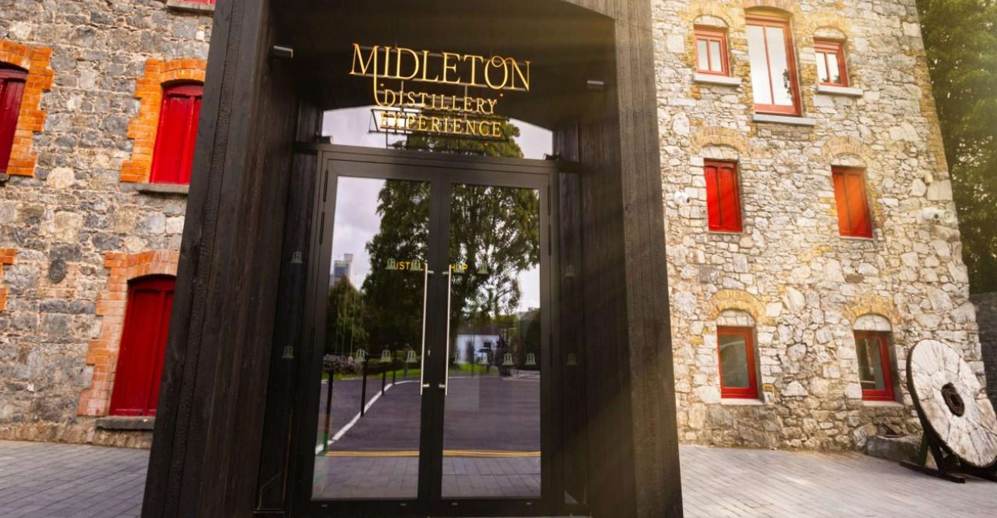 Cork, Midleton Distillery Tour met Whiskey Proeverij - Hizvo