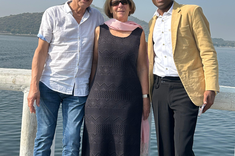 Udaipur: Private City Tour with Multilingual Guide