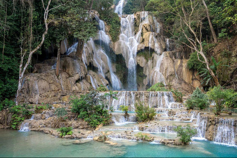 Luang Prabang: Cascate di Kuang Si nel pomeriggio e crociera al tramontoLuang Prabang: cascate di Kuang Si nel pomeriggio e crociera al tramonto