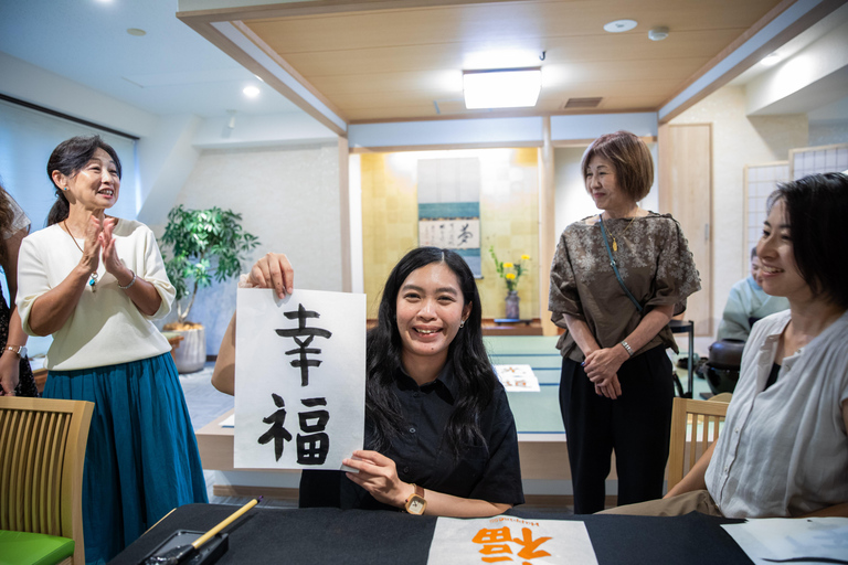 Tokyo: Asakusa Calligraphy Workshop with Instructor