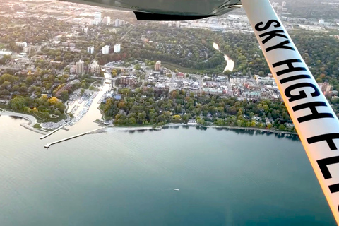 Burlington: experiência de voo panorâmico na costa do Lago OntárioBurlington: experiência de voo panorâmico pela costa do Lago Ontário