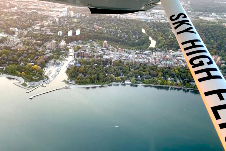 Burlington: experiência de voo panorâmico na costa do Lago OntárioBurlington: experiência de voo panorâmico pela costa do Lago Ontário