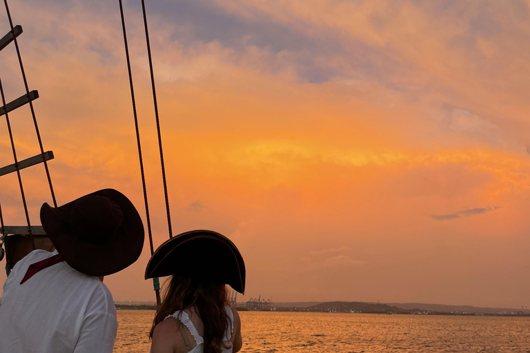 Cartagena, CO: Sunset Skyline Pirate Boat Tour with Open Bar