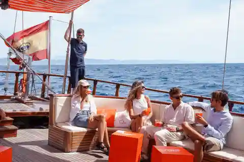 Круиз по Барселоне от Aperol Spritz