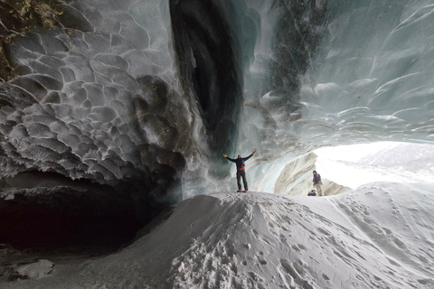 Fairbanks: Castner Glacier Ice Cave Snowshoe Adventure