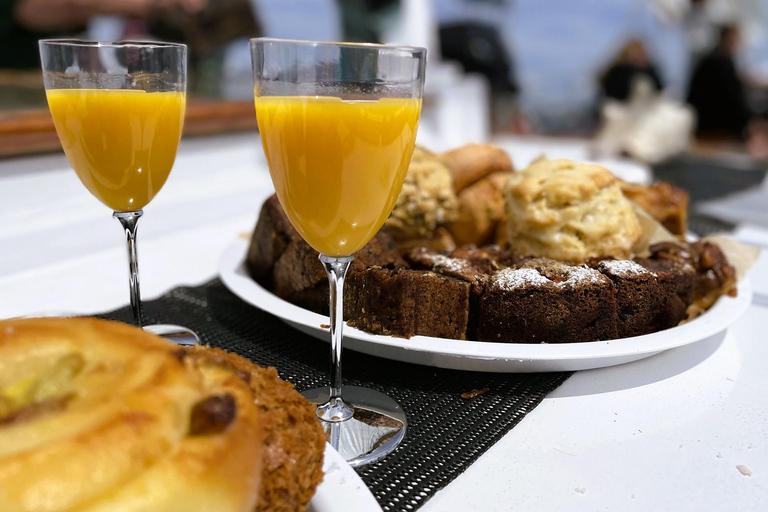 Boston: Söndagsbakelser Söndagsbakelser och prosecco på Boston Harbor