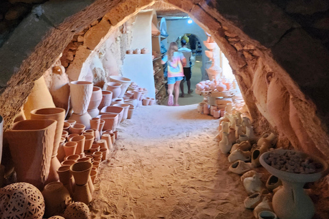 Süd-Djerba mit dem Roller: Olivenbäume, Töpferwaren und SonnenuntergangSüden von Djerba mit dem Roller: Olivenbäume, Töpferwaren und Sonnenuntergang