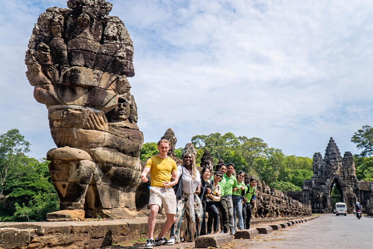 Siem Reap: Angkor Wat Sunrise by Tuk Tuk or SUV Car Full Day Vespa Option + English Guide