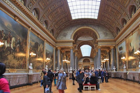 Paris: 10H Private Tour for Arc de Triomphe, Versailles - 2026