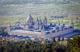 Ab Madrid: El Escorial, das Tal der Gefallenen und Segovia