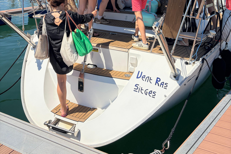 Cruise tour off Sitges with anchoring, swimming, and snacks on board Sitges cruise tour with anchoring, swimming, and snacks on board