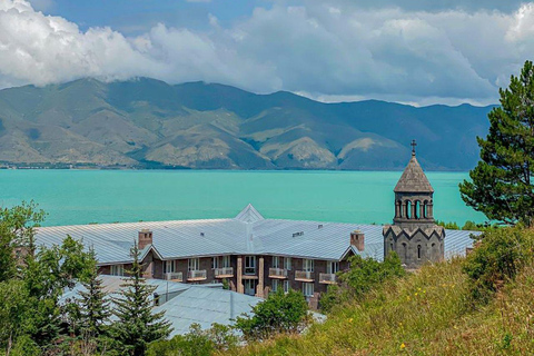 2 Countries in 1 Day:From Tbilisi to Armenia-Sevan & Yerevan