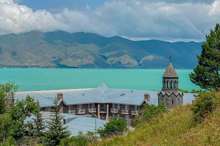 2 Countries in 1 Day:From Tbilisi to Armenia-Sevan & Yerevan