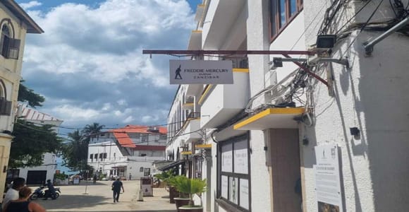 TOUR OF STONE TOWN WITH A PRIVATE FRENCH-SPEAKING LIVE GUIDE