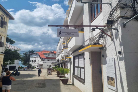 Zwiedzaj Stone Town z prywatnym przewodnikiem francuskojęzycznymZwiedzanie Stone Town z prywatnym przewodnikiem francuskojęzycznym