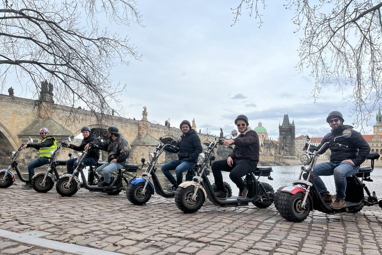 Praga: Tour guidato in triciclo elettrico con punti di vista panoramici