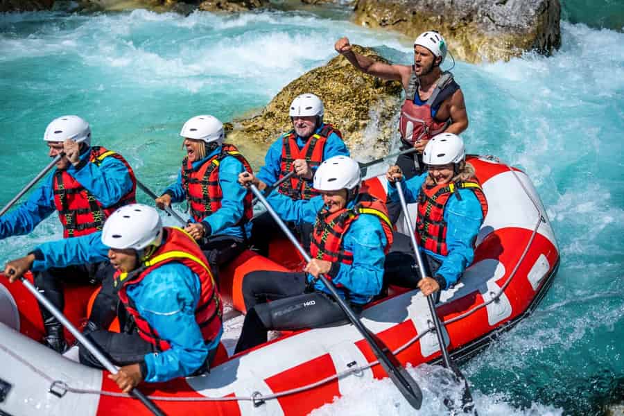 Soca-Fluss, Slowenien: Wildwasser-Rafting. Foto: GetYourGuide