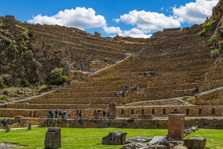 Cusco: Inca Valley Journey to Machu Picchu in 2 Days. Tourist Train with Standard Hotel