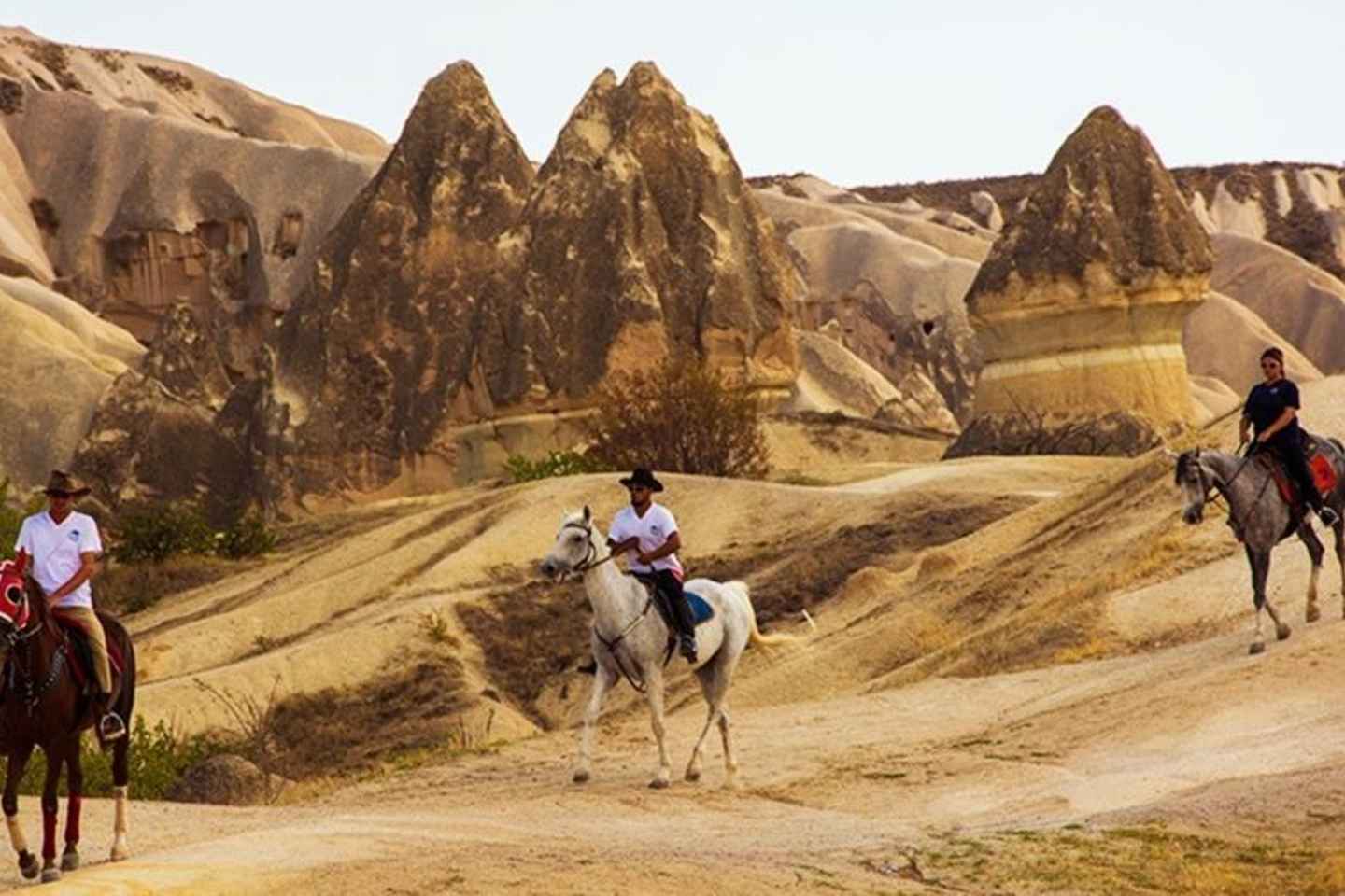 Capadocia: Tour a Caballo al Atardecer o Durante el Día con Recogida