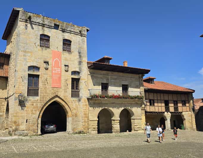 Santillana del Mar: exclusive private visit with Collegiate Church of Santa Juliana