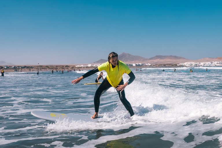 Lanzarotes erste Surfschule - 2-stündiger oder 4-stündiger UnterrichtLanzarotes erste Surfschule - 4-stündiger Unterricht