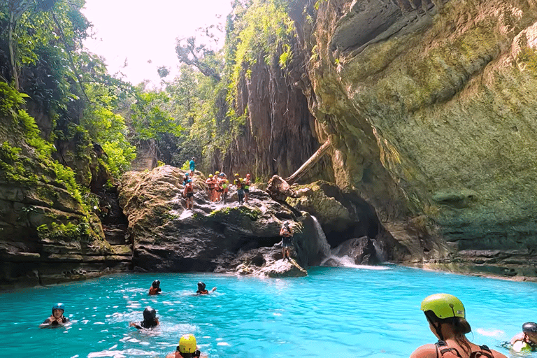 Cebu: Excursão de grupo a Oslob Whaleshark e Canyoneering com almoço