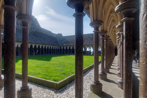 Mont Saint-Michel - Day Trip luxury van 7 persons from Paris