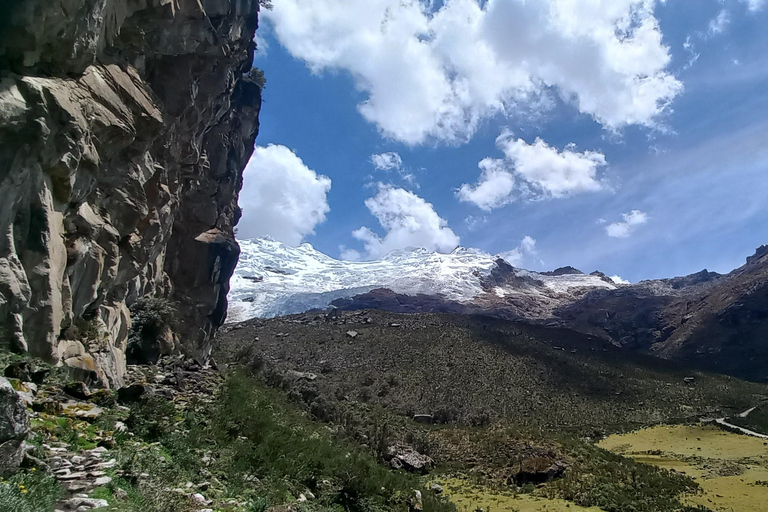 Laguna Rocutuyoc and Honkopampa Ruins Private Service