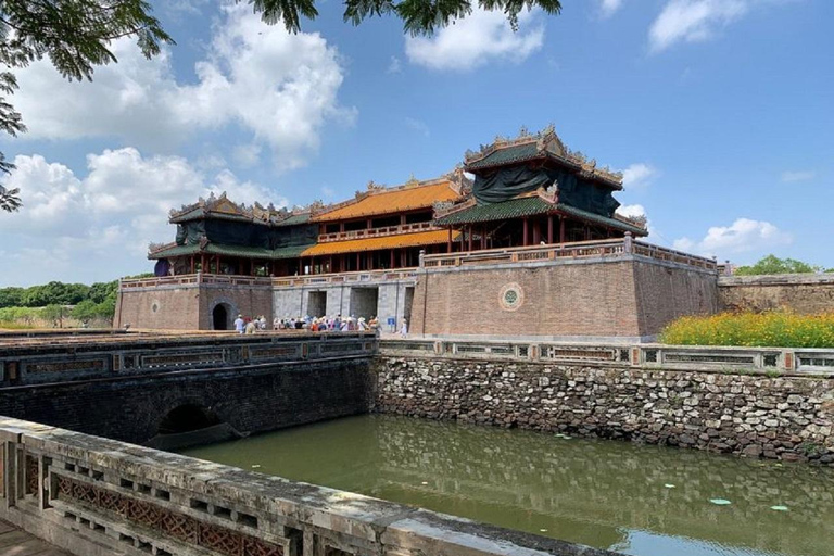 Hue : Visite guidée d&#039;une journée avec tour en bateau dragon au départ de Hue