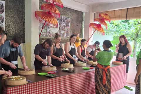 Ubud: Balinese Cooking Class, Rice Field & Market Tour - Image 3
