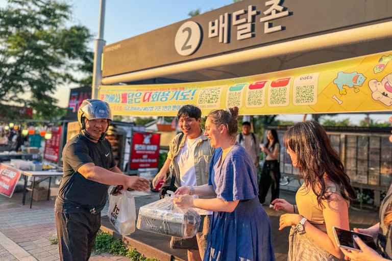 Han's River Picnic in Center of Seoul