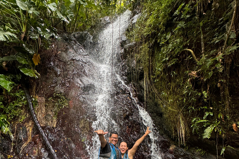 San Juan : Aventure sur le toboggan aquatique d'El Yunque avec transport