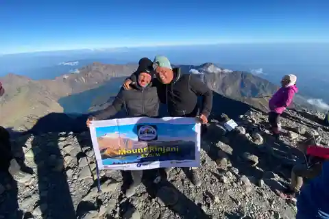 Trekking sul Monte Rinjani: avventura in vetta di 2 giorni