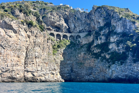 Amalfi Coast Boat Tour from Sorrento or Capri-Positano-Naples Boat tour on the Amalfi Coast from Sorrento