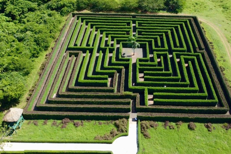 La Romana Half-Day Small Group Tour: Cave, Maze & Culture