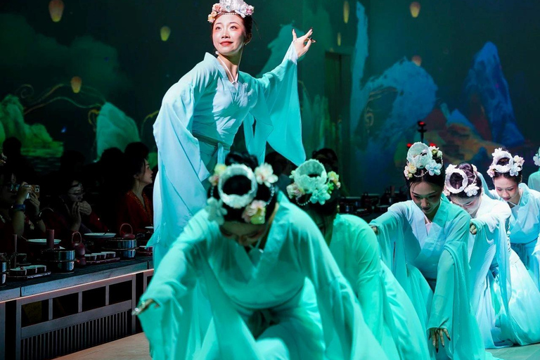 Jinan: Immersive Palace Banquet with Show VIP Seats for Dinner (Makeup & Costume Not Included)