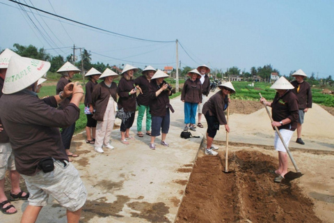 Hoi An: Tra Que Village Tour with Farming & Food
